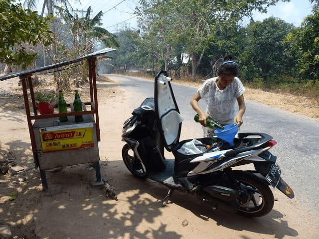 alquilar moto karimunjawa
