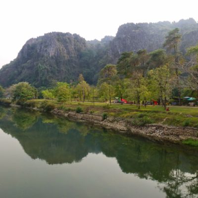 Vang Vieng en Laos. Entre montañas, cuevas y paisajes de película