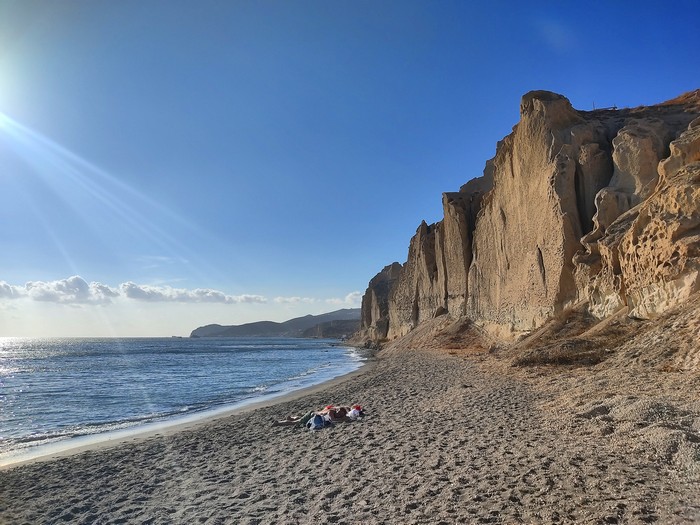 La imagen tiene un atributo ALT vacío; su nombre de archivo es Santorini-mejores-playas-mi-aventura-viajando-8.jpg