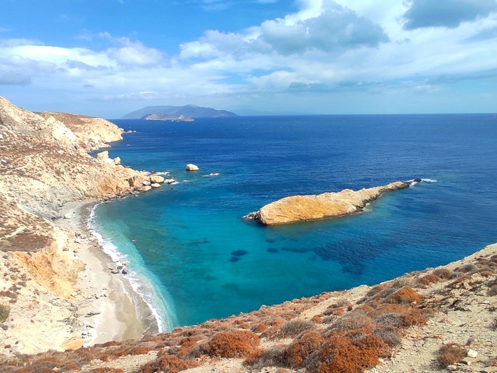 La imagen tiene un atributo ALT vacío; su nombre de archivo es folegandros-grecia-playas-ver-hacer-mi-aventura-viajando-26.jpg