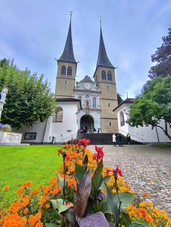 iglesia san leodegar