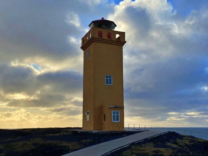 faro oeste islandia
