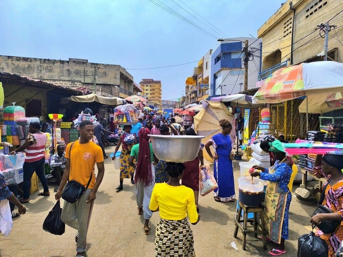 mercado lome